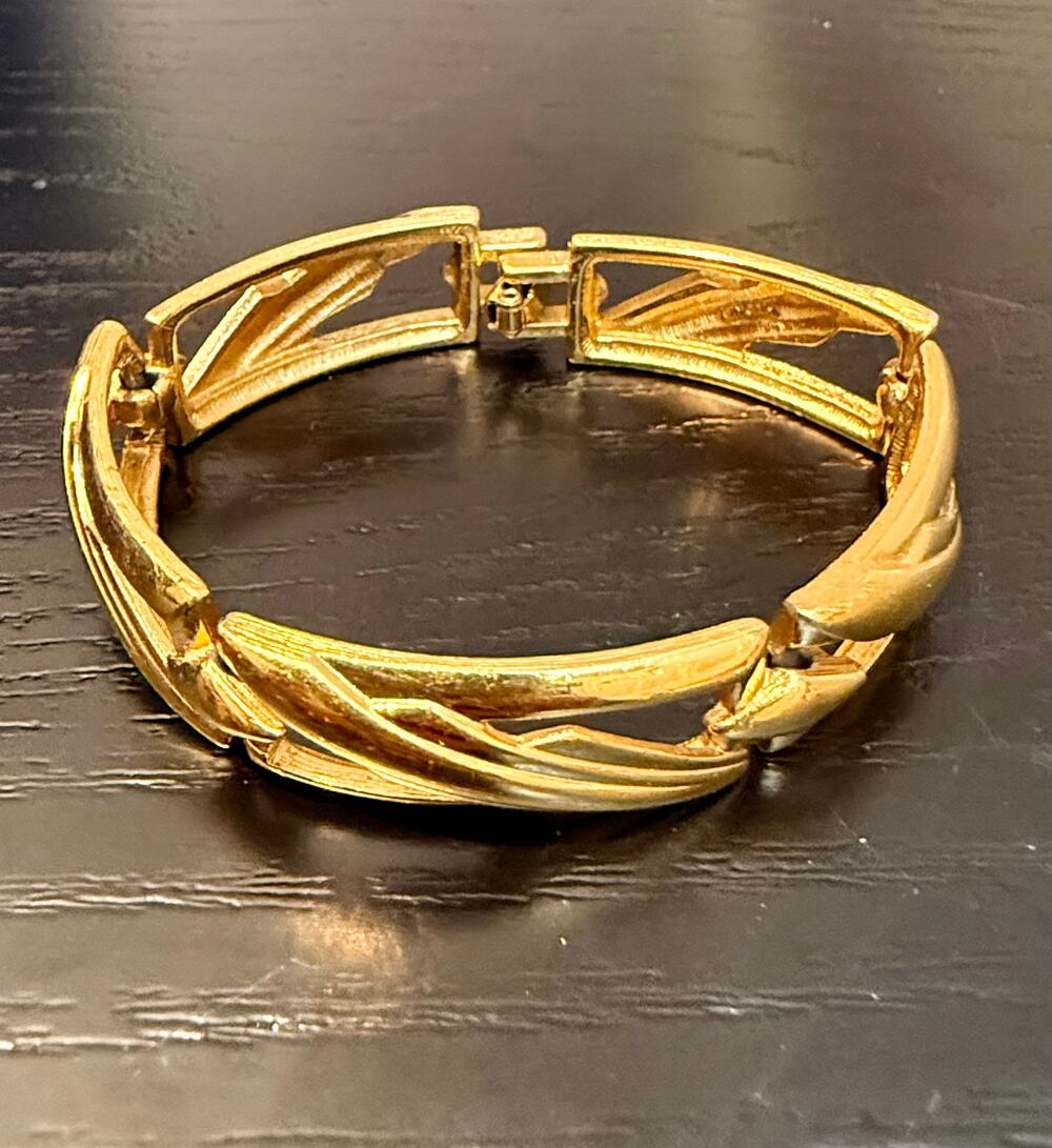 Vintage Signed Monet Gold Tone Geometric Link Bracelet 6.75”